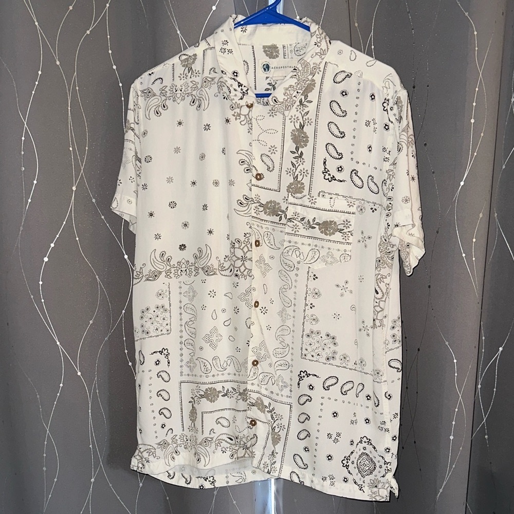 👙Aeropostale Men’s Large Bandana Paisley Print Black and White Button Down Shirt
